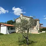 Casa vacanze Dracena Mit Privatem Saltwater Pool Višnjan