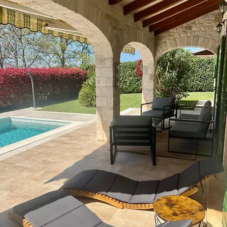 Prázdninový dům Dracena Mit Privatem Saltwater Pool