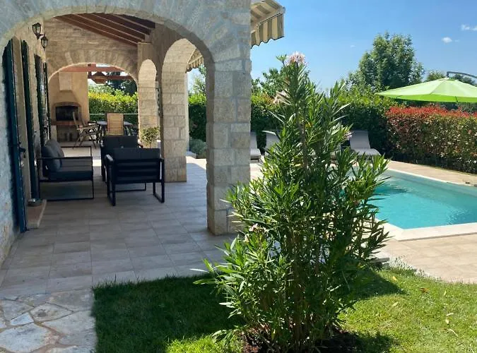 Dracena Mit Privatem Saltwater Pool Tatil Evi