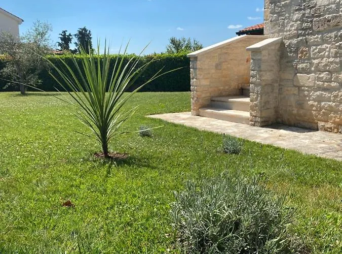 Dracena Mit Privatem Saltwater Pool * Višnjan