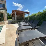 Dracena Mit Privatem Saltwater Pool 펜션 Višnjan