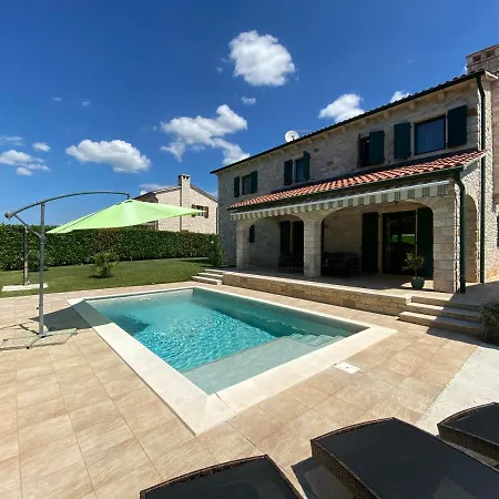 Дом отдыха Villa Dracena Mit Privatem Saltwater Pool *