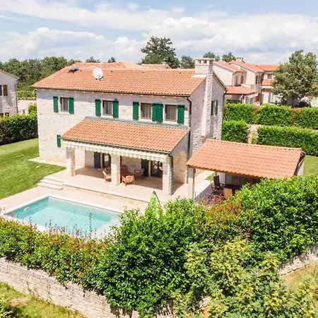 Dracena Mit Privatem Pool Visnjan