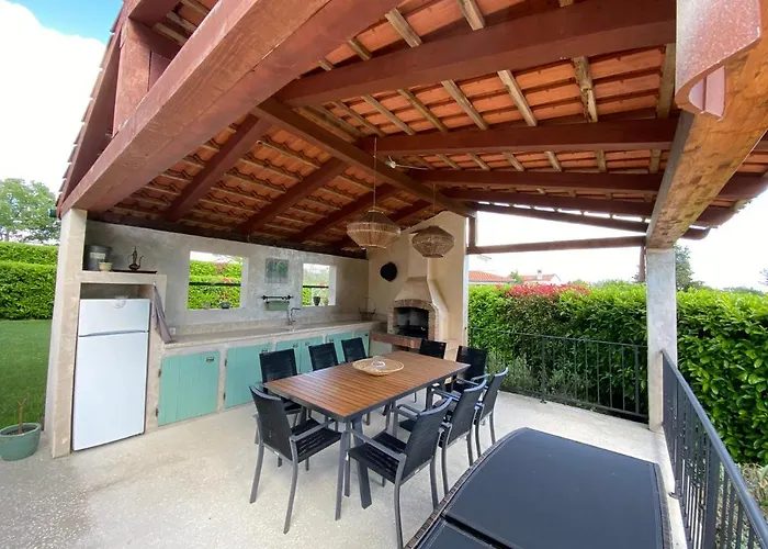 Feriehus Dracena Mit Privatem Saltwater Pool Višnjan